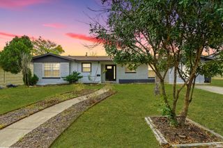 434 Pinewood Ln, San Antonio, TX 78216