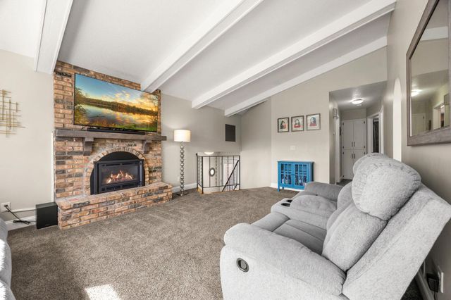 650 Gramsie Road, Shoreview, MN 55126