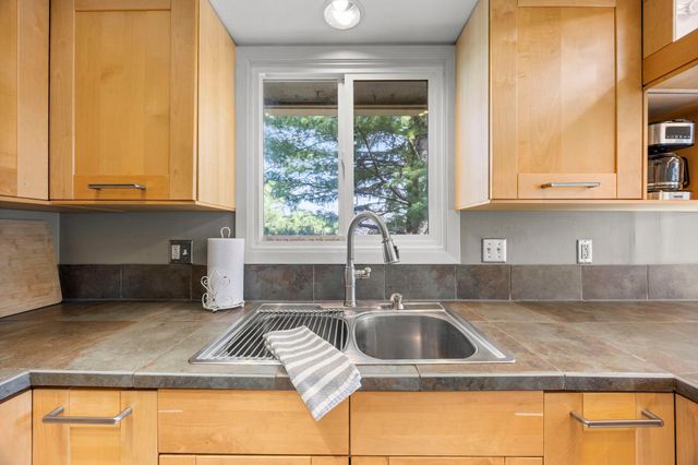 650 Gramsie Road, Shoreview, MN 55126