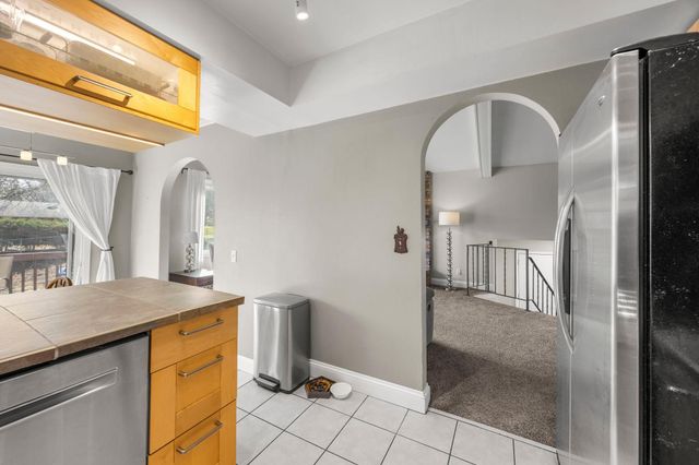 650 Gramsie Road, Shoreview, MN 55126