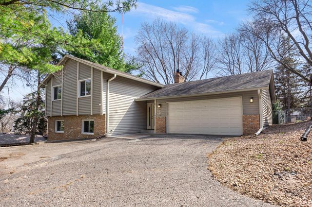 650 Gramsie Road, Shoreview, MN 55126