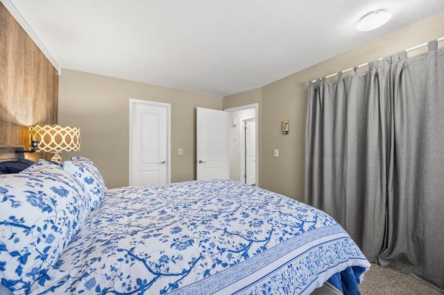 650 Gramsie Road, Shoreview, MN 55126