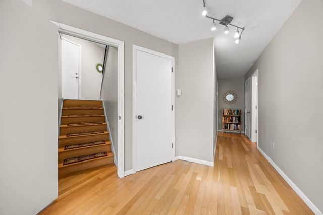 650 Gramsie Road, Shoreview, MN 55126