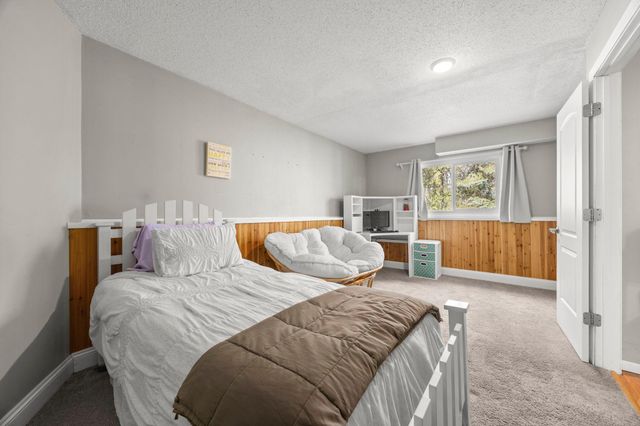 650 Gramsie Road, Shoreview, MN 55126