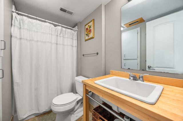 650 Gramsie Road, Shoreview, MN 55126