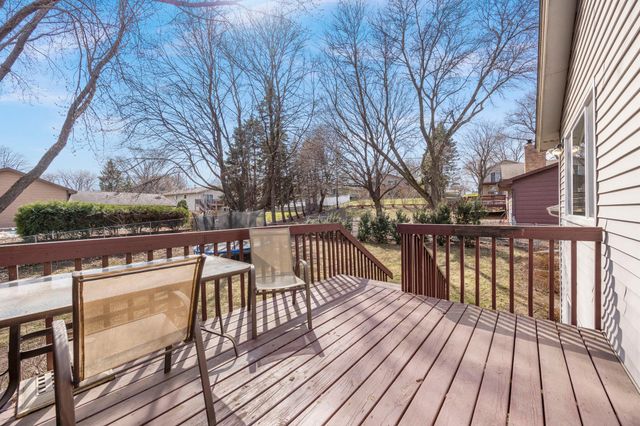 650 Gramsie Road, Shoreview, MN 55126