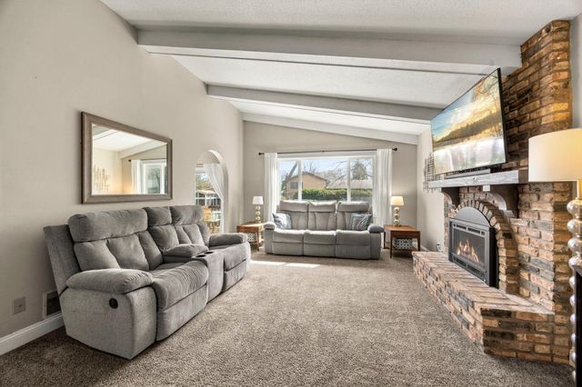 650 Gramsie Road, Shoreview, MN 55126