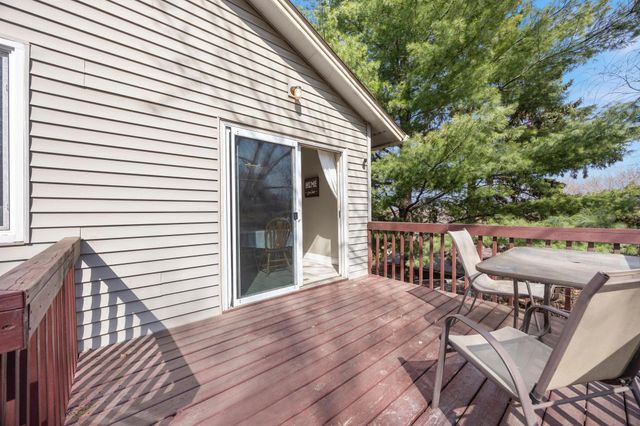 650 Gramsie Road, Shoreview, MN 55126