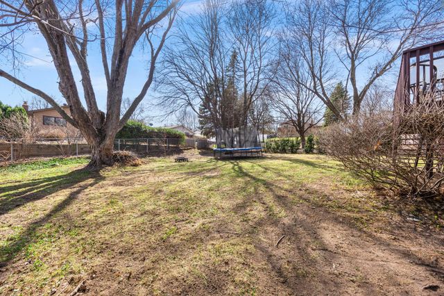 650 Gramsie Road, Shoreview, MN 55126