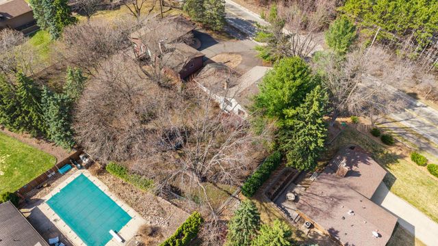 650 Gramsie Road, Shoreview, MN 55126