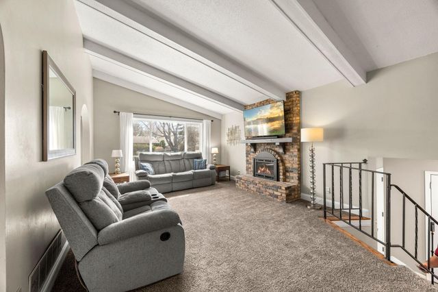 650 Gramsie Road, Shoreview, MN 55126