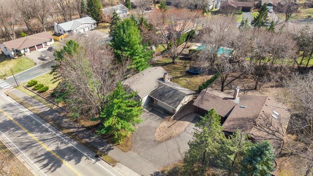 650 Gramsie Road, Shoreview, MN 55126