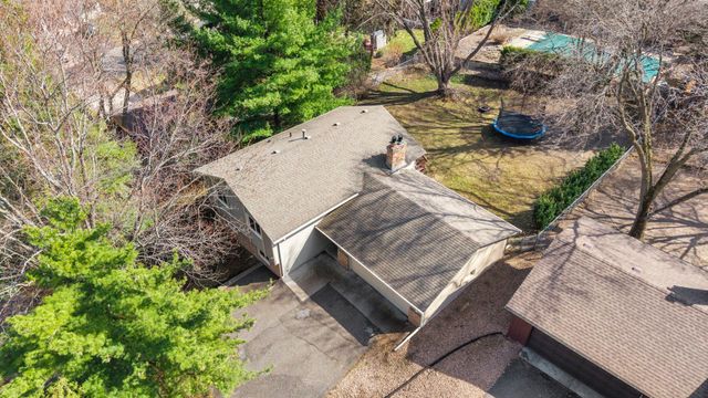 650 Gramsie Road, Shoreview, MN 55126