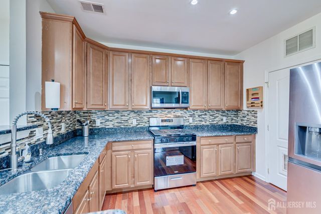 2822 Edward Stec Boulevard, Edison, NJ 08837