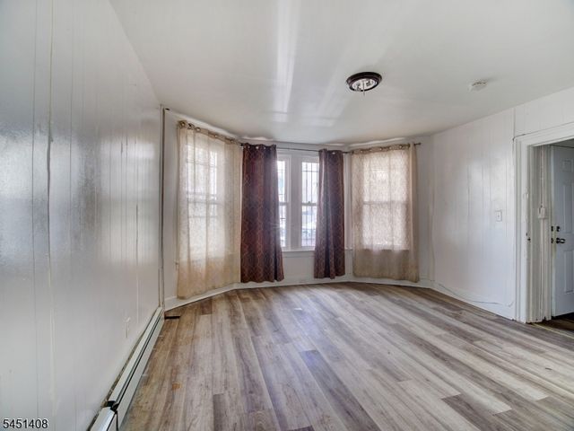 54 N 4Th St, Paterson City, NJ 07522