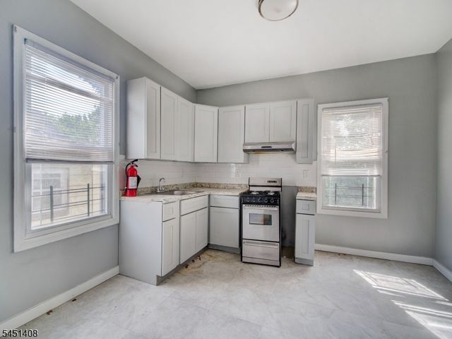 54 N 4Th St, Paterson City, NJ 07522