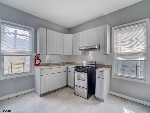 54 N 4Th St, Paterson City, NJ 07522