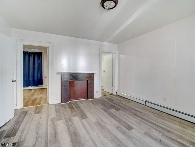 54 N 4Th St, Paterson City, NJ 07522