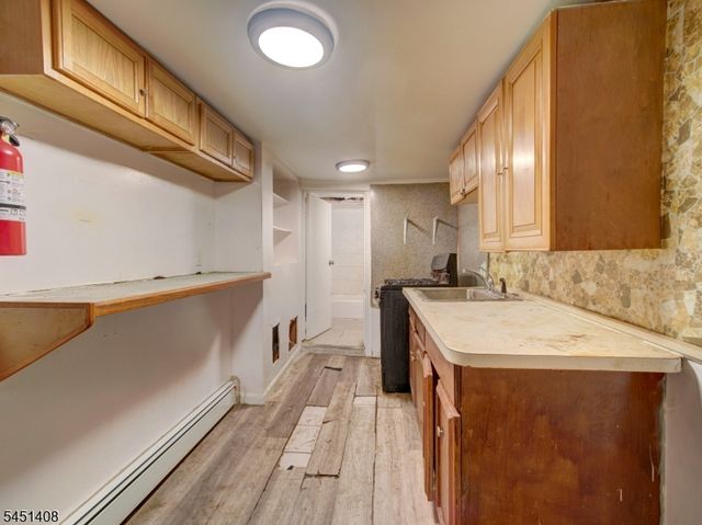 54 N 4Th St, Paterson City, NJ 07522