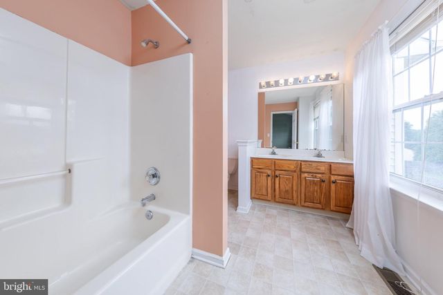 147 TRADEWINDS DR, Mount Royal, NJ 08061