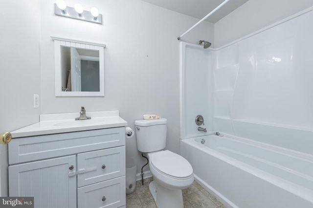 147 TRADEWINDS DR, Mount Royal, NJ 08061