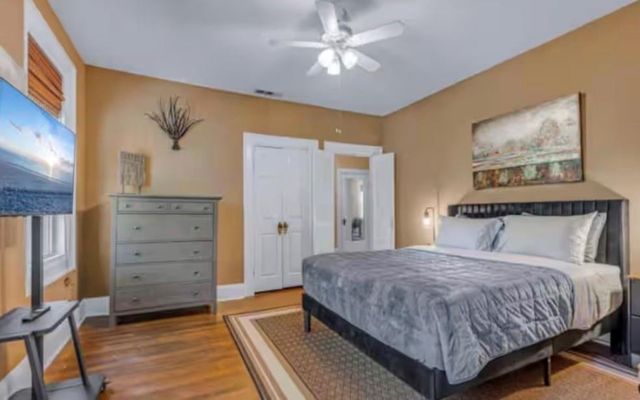 4303 Vandelia Street, Dallas, TX 75219