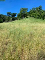 Toyon Road, Lafayette, CA 94549