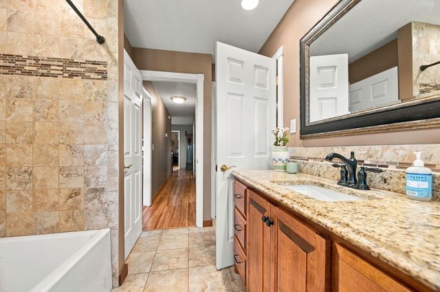 8792 154th Street W, Prior Lake, MN 55372