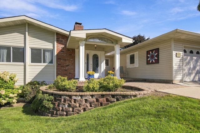 8792 154th Street W, Prior Lake, MN 55372