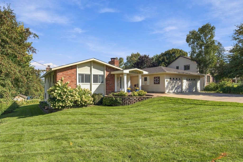 8792 154th Street W, Prior Lake, MN 55372 — photo 2
