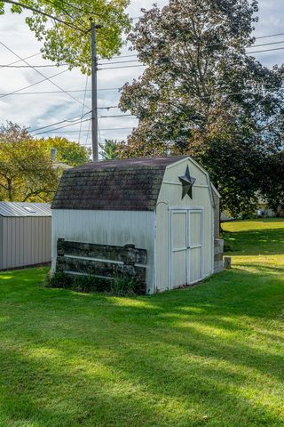 1245 Denniston Avenue, Bettendorf, IA 52722