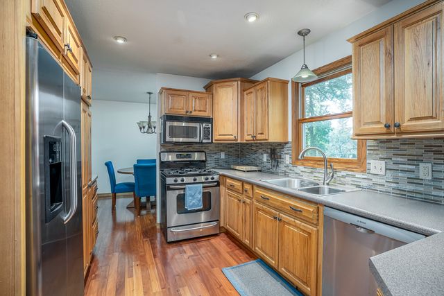 1245 Denniston Avenue, Bettendorf, IA 52722
