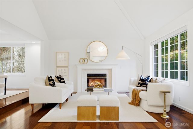 3049 Bellevue Way NE, Bellevue, WA 98004