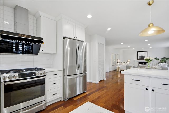 3049 Bellevue Way NE, Bellevue, WA 98004