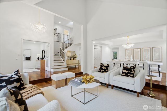 3049 Bellevue Way NE, Bellevue, WA 98004