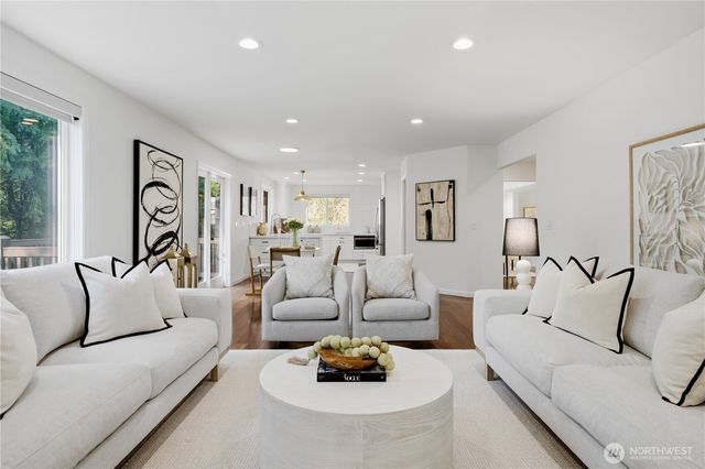 3049 Bellevue Way NE, Bellevue, WA 98004