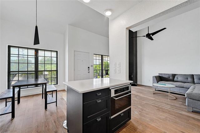 1610 Waterston Ave 9, Austin, TX 78703