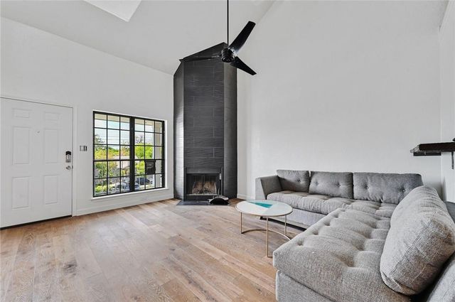 1610 Waterston Ave 9, Austin, TX 78703