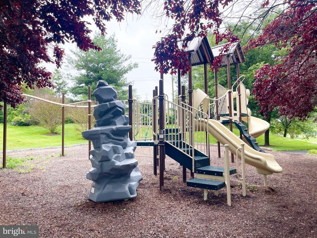 Image 17 of property listing at 3544 WINTHROP LN, Frederick, MD 21704
