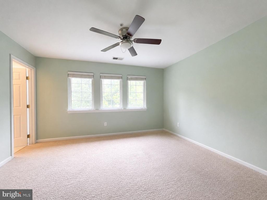 Image 7 of property listing at 3544 WINTHROP LN, Frederick, MD 21704