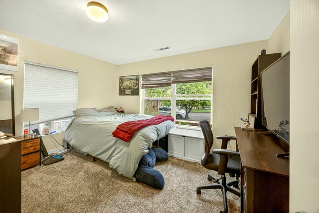 115 California Street, Ashland, OR 97520