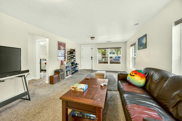 115 California Street, Ashland, OR 97520