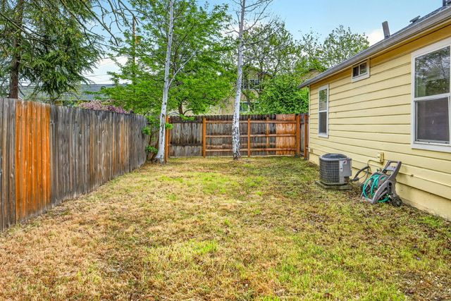 115 California Street, Ashland, OR 97520