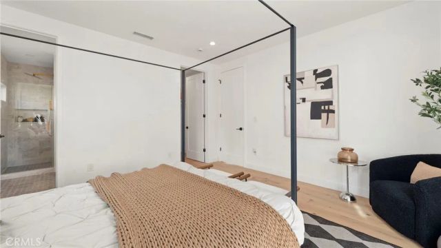 5449 S Victoria, Los Angeles, CA 90043