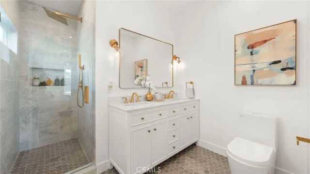 5449 S Victoria, Los Angeles, CA 90043