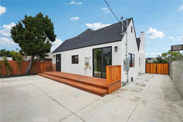 5449 S Victoria, Los Angeles, CA 90043