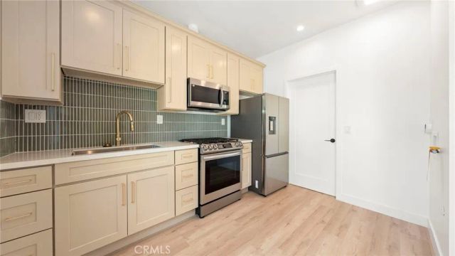 5449 S Victoria, Los Angeles, CA 90043
