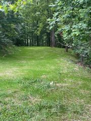 7200 Nandina DR, Roanoke, VA 24018