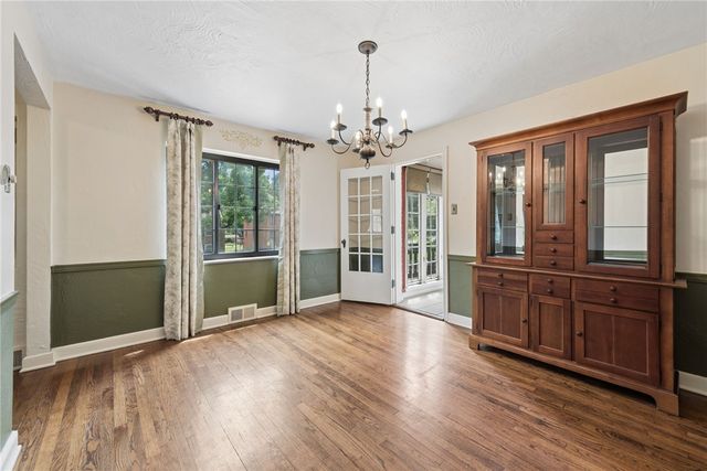 111 E Bruceton Rd, Pleasant Hills, PA 15236