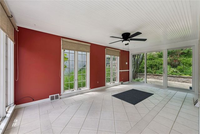 111 E Bruceton Rd, Pleasant Hills, PA 15236